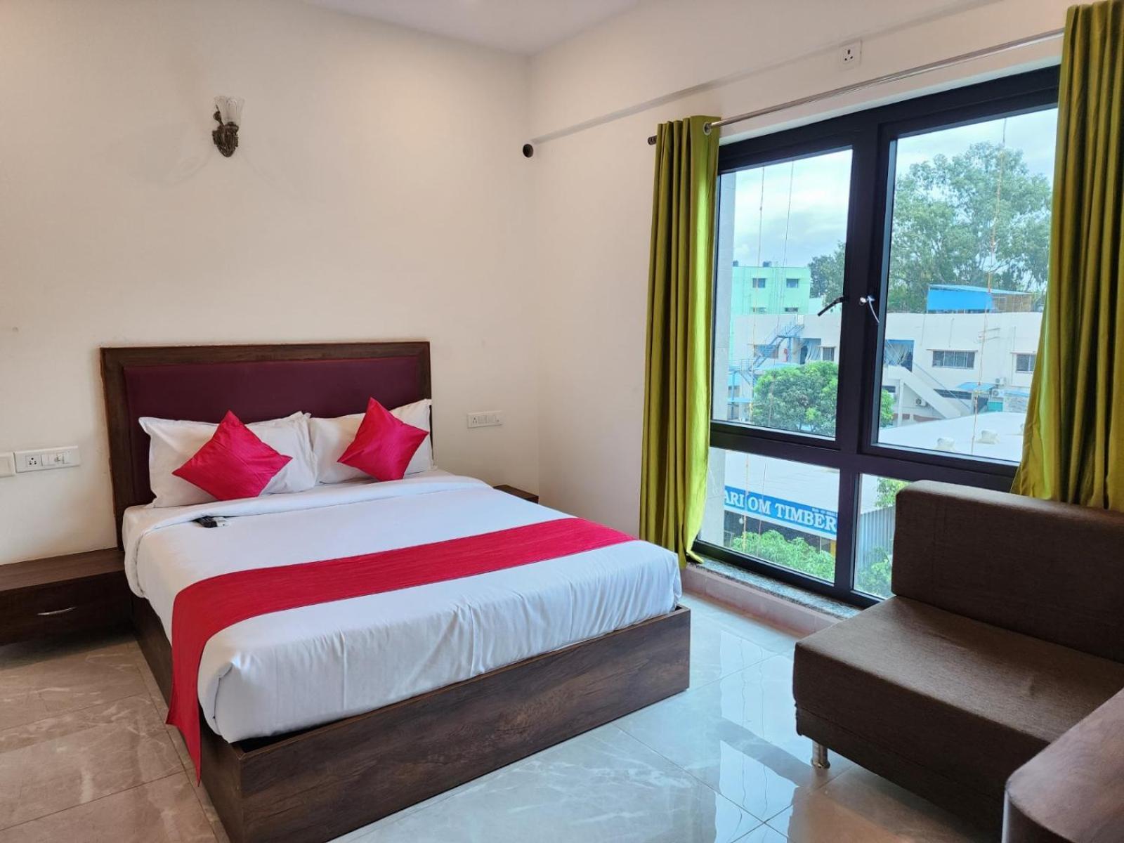 Hotel Dreams Inn Bangalore Exterior foto